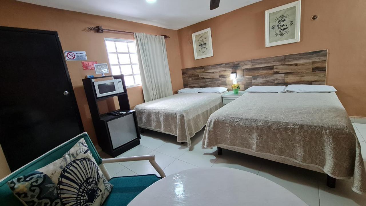 Dna Cancun Hotel Y Posada Екстериор снимка