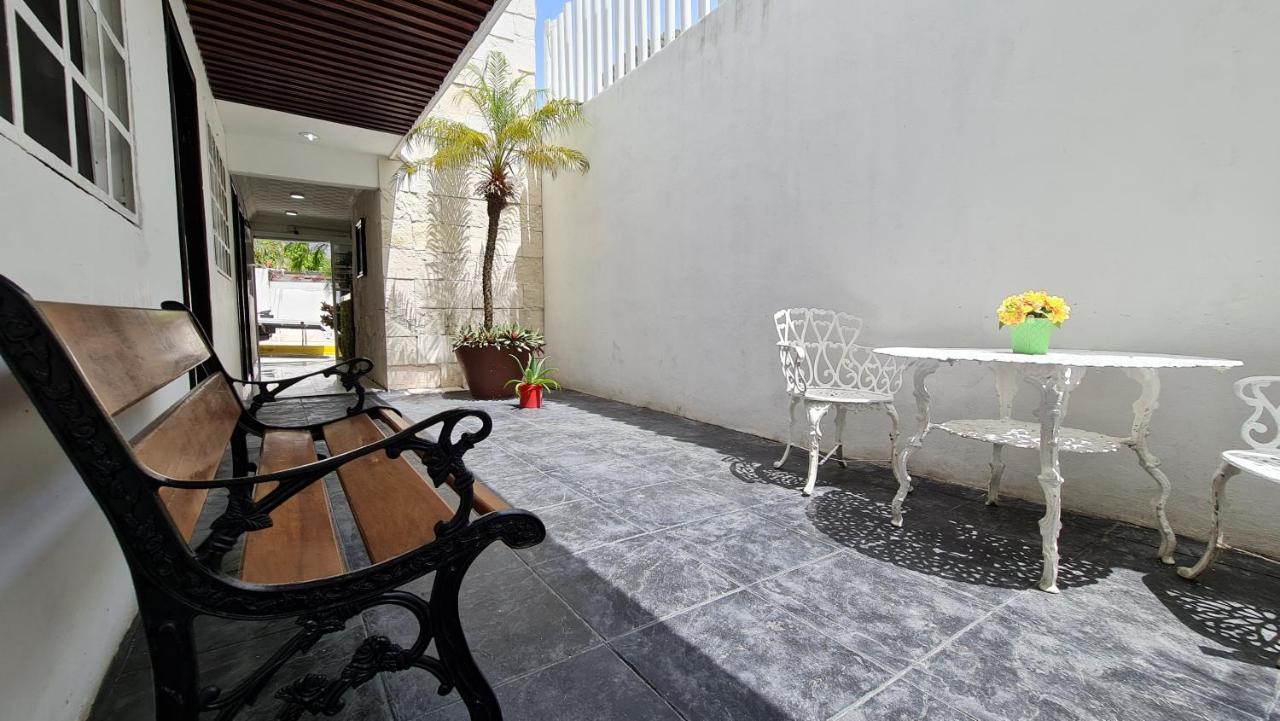 Dna Cancun Hotel Y Posada Екстериор снимка