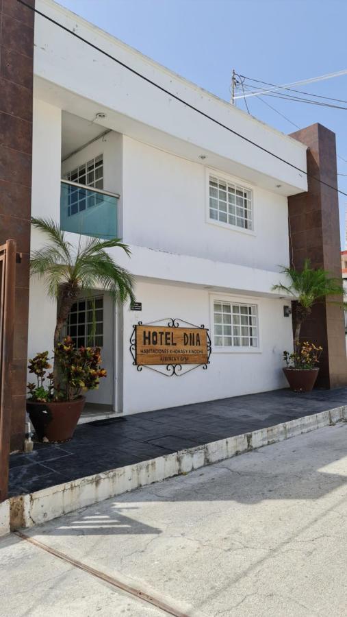 Dna Cancun Hotel Y Posada Екстериор снимка